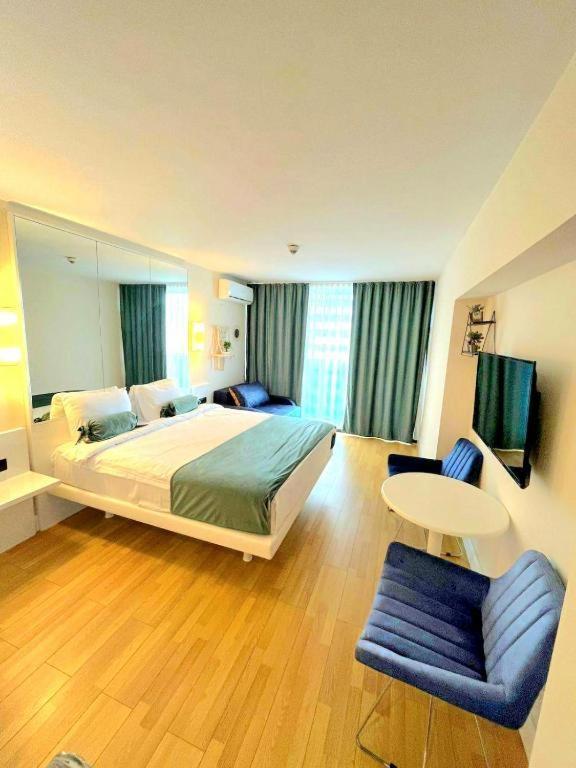 Orbit City Batumi Hotel ภายนอก รูปภาพ